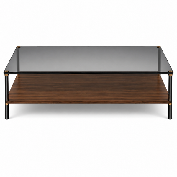 Vista en perspectiva de la Mesa Nox en una sala de estar. Mesa de centro de diseño contemporáneo con estructura de acero negro mate, cubierta de cristal ahumado y estante de melamina nogal por BRARIO.