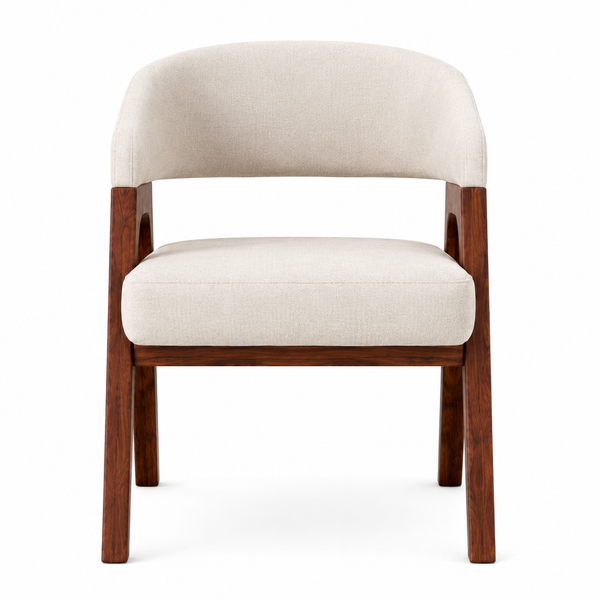Vista en perspectiva de la Silla Virelli. Silla auxiliar de diseño contemporáneo con estructura de madera maciza y asiento tapizado por BRARIO.